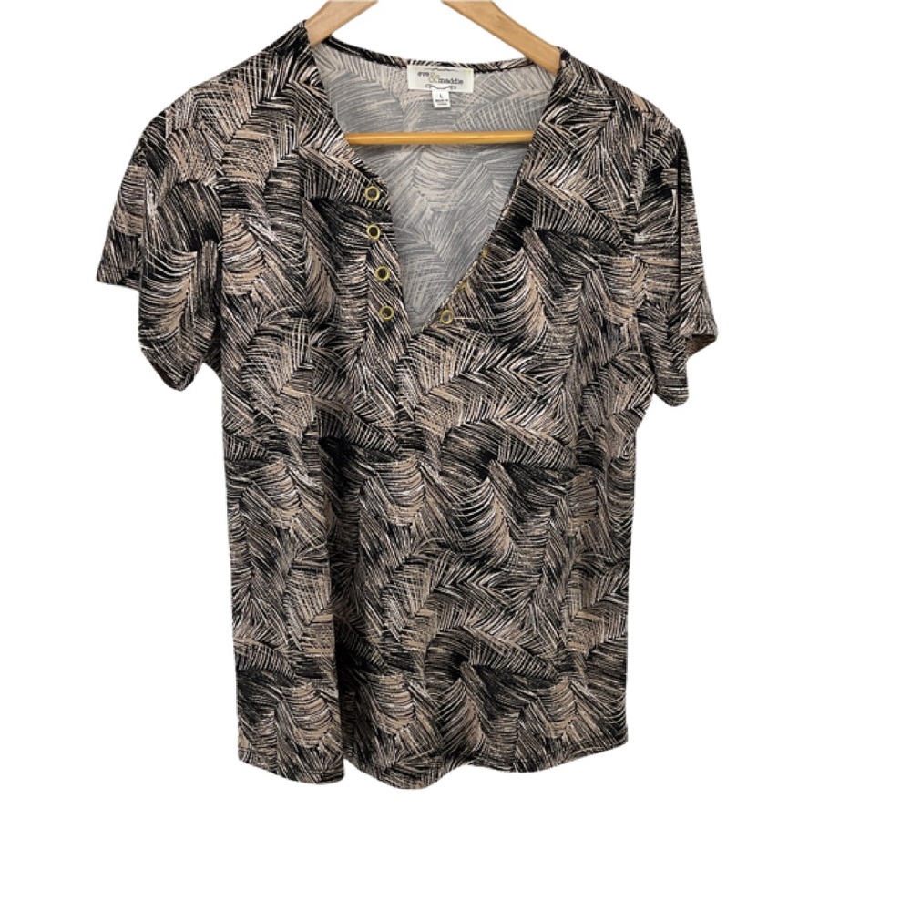 Eve & Maddie Short Sleeve V- Neck‎ Blouse Leaf Pattern Size Large